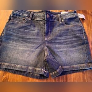 Maurices mid rise 5 inch inseam shorts